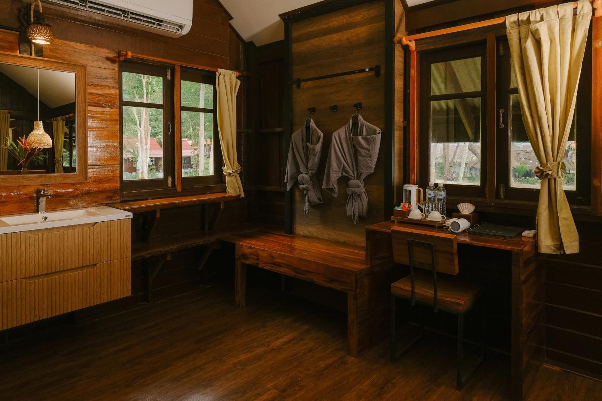 Joy Bungalow Resort And Restaurant Кох-Юм Экстерьер фото