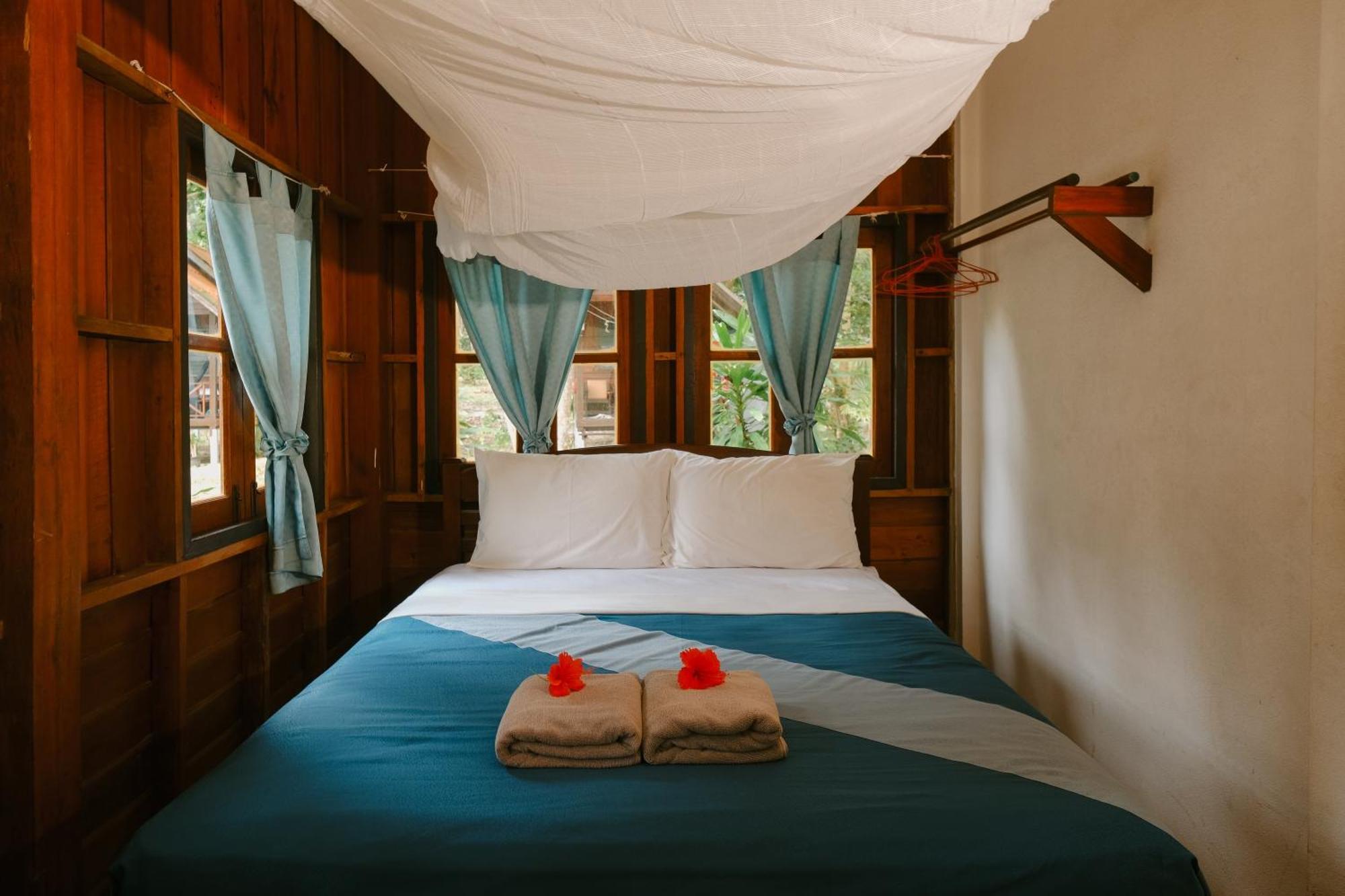 Joy Bungalow Resort And Restaurant Кох-Юм Экстерьер фото